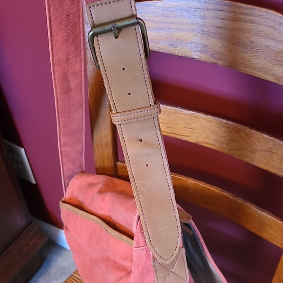 Elegant Orange and Tan Crossbody Bag - Picture 4 of 4